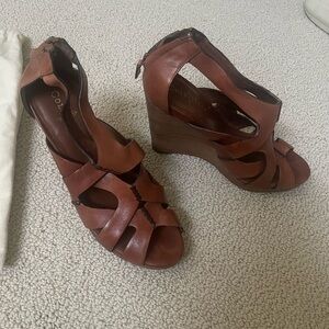 Used Cole Han Wedge Brown shoe size 7